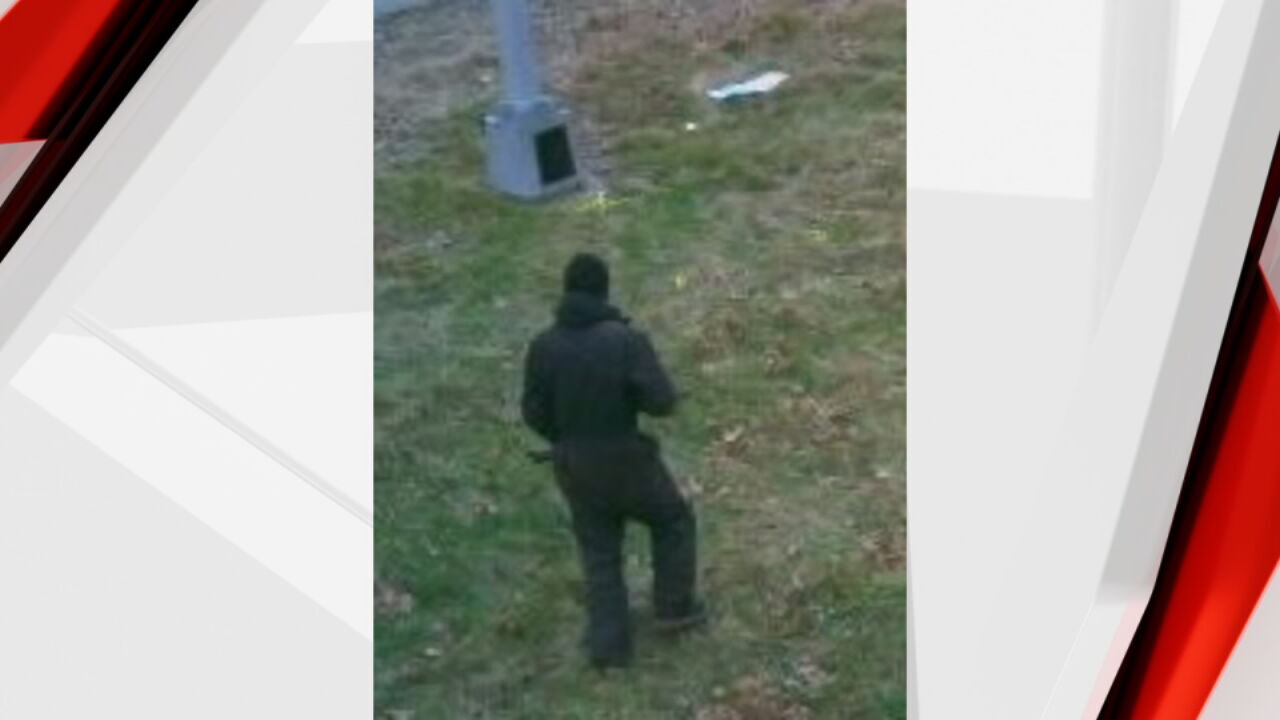 Surveillance showing suspect in copper wire thefts on Kentucky interstates